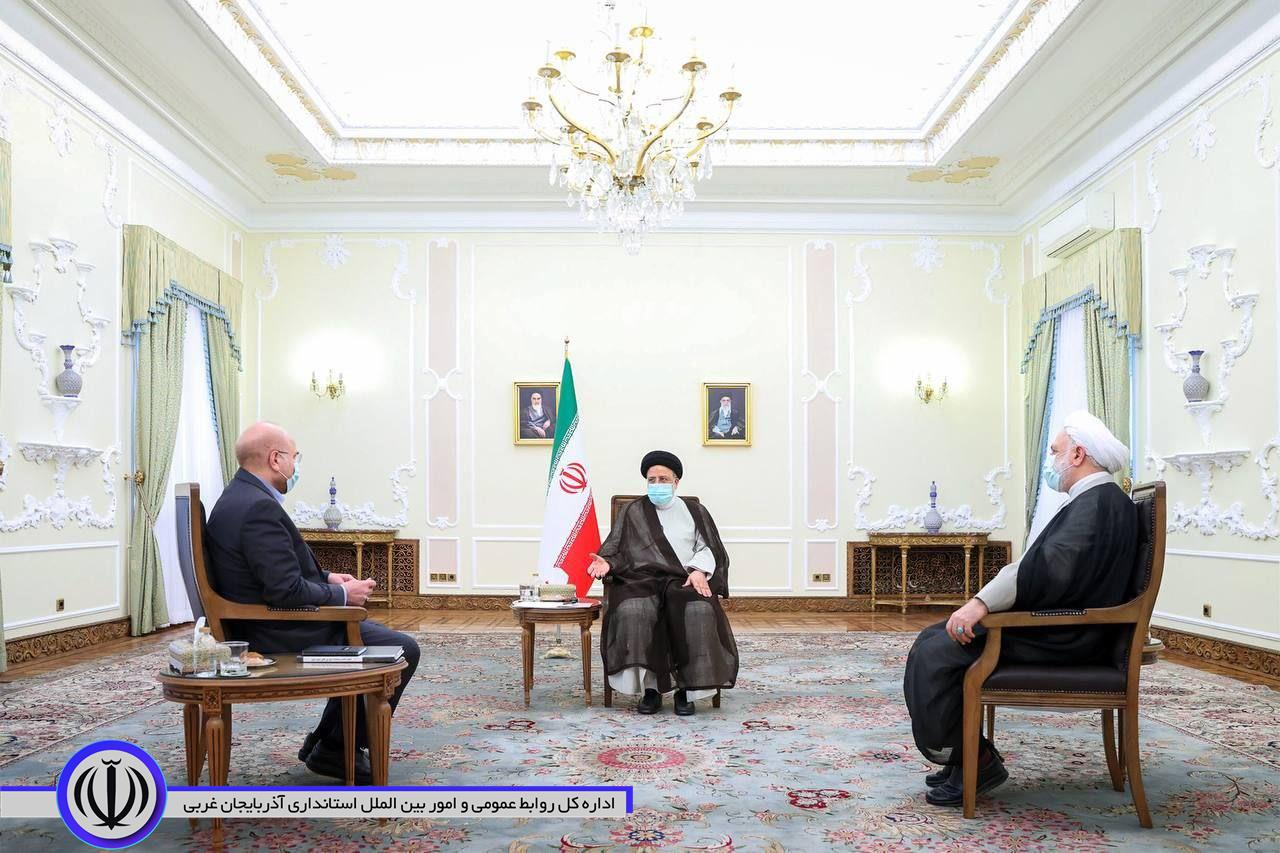 تسریع در تقدیم برنامه هفتم توسعه، حضور مسئولان قوای سه گانه بین مردم و تلاش مضاعف برای حل مشکلات آنان